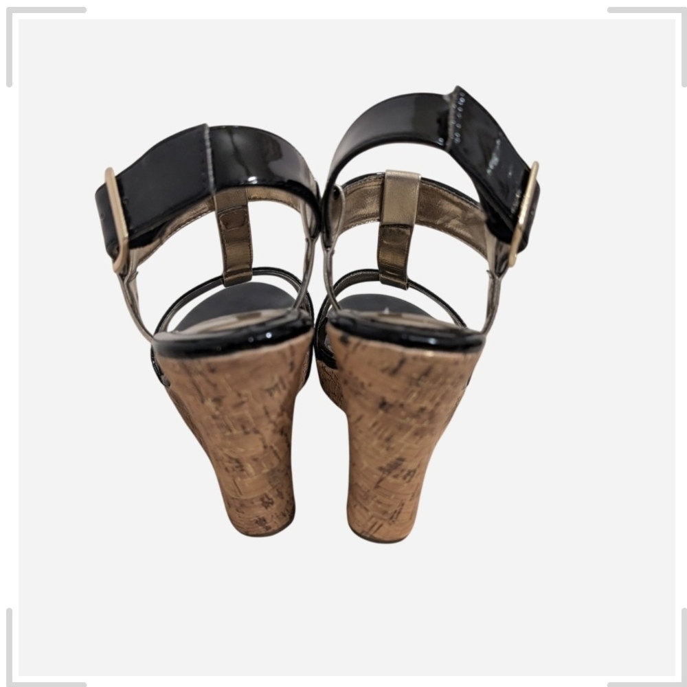 Pre-owned Croft & Barrow Black and Gold Wedge Sandals - Picture 2 of 6